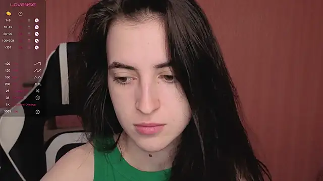 Snapshot of reaiss chatting on 09/24/25, 02:37 reaiss online show from 09/24/25, 02:37