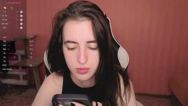 Snapshot of reaiss chatting on 10/17/25, 03:31 reaiss online show from 10/17/25, 03:31