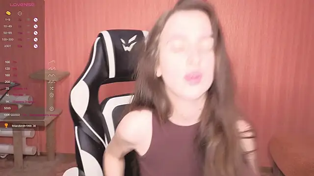 Snapshot of reaiss chatting on 11/10/25, 03:27 reaiss online show from 11/10/25, 03:27