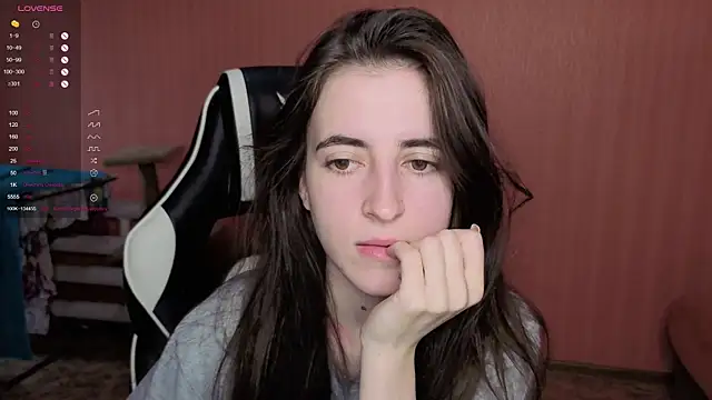 Snapshot of reaiss chatting on 12/02/25, 04:07 reaiss online show from 12/02/25, 04:07