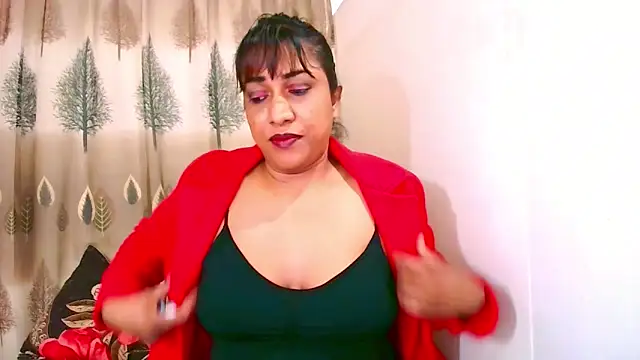 Snapshot of Indian_Erotic69 chatting on 06/11/26, 05:27 Indian Erotic69 online show from 06/11/26, 05:27