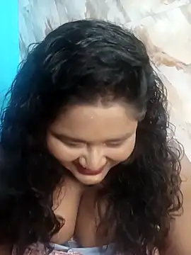 Snapshot of horny_diana chatting on 12/14/25, 05:18 horny diana online show from 12/14/25, 05:18