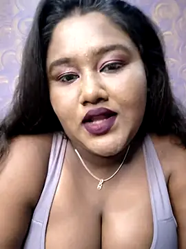 Snapshot of horny_diana chatting on 05/15/26, 05:09 horny diana online show from 05/15/26, 05:09