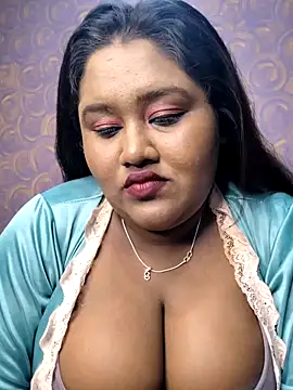 Snapshot of horny_diana chatting on 05/31/26, 05:20 horny diana online show from 05/31/26, 05:20