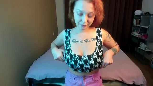 Snapshot of Mystic_Doll chatting on 09/26/25, 08:24 Mystic Doll online show from 09/26/25, 08:24