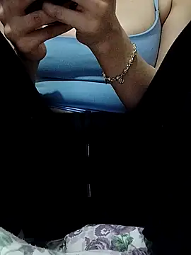 Snapshot of BUSE8821 chatting on 02/02/26, 09:24 BUSE8821 online show from 02/02/26, 09:24