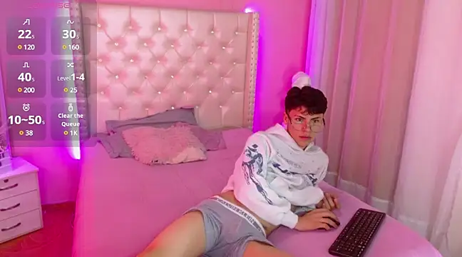 callum 77 online show from 03/10/25, 09:07