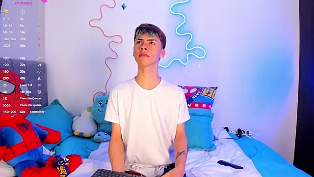 callum 77 online show from 10/10/25, 05:17