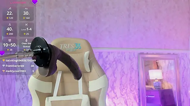 Snapshot of CandyKissx chatting on 10/21/25, 07:03 CandyKissx online show from 10/21/25, 07:03