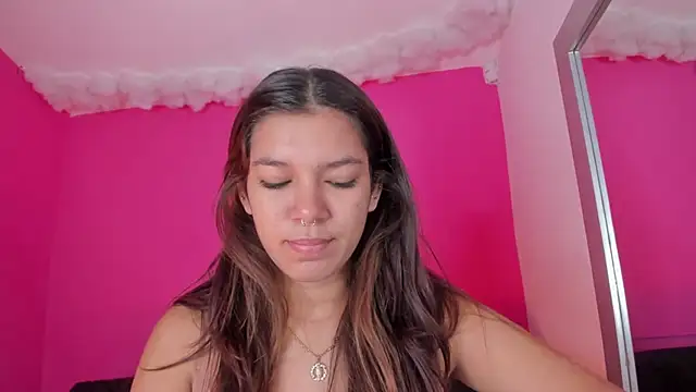 Snapshot of violett_24_ chatting on 03/08/25, 12:09 violett 24 online show from 03/08/25, 12:09
