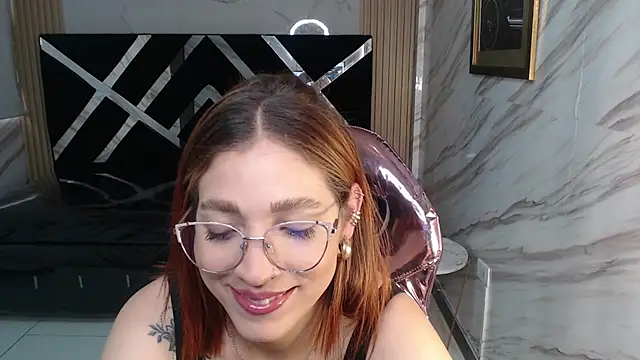 Snapshot of Angeles_v chatting on 03/03/25, 08:11 Angeles v online show from 03/03/25, 08:11