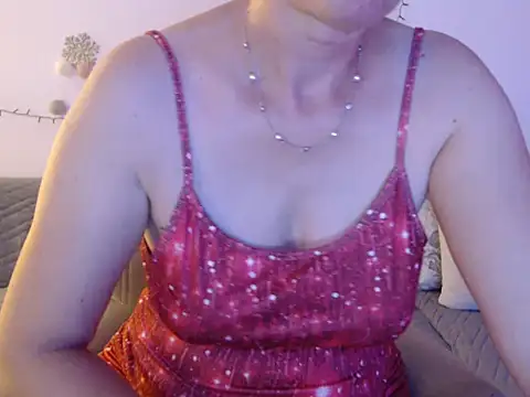 YourfantasyGiuly online show from 06/19/26, 01:15