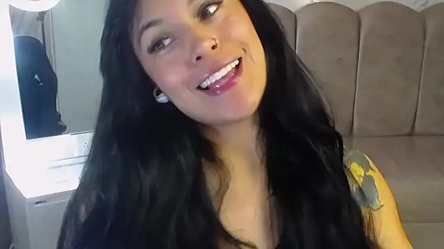 Snapshot of Isabella_Collen_v chatting on 04/29/26, 05:41 Isabella Collen v online show from 04/29/26, 05:41