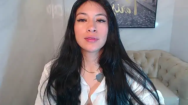 Snapshot of Isabella_Collen_v chatting on 05/23/26, 01:04 Isabella Collen v online show from 05/23/26, 01:04
