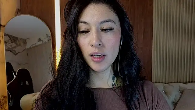 Isabella Collen v online show from 07/16/26, 01:06