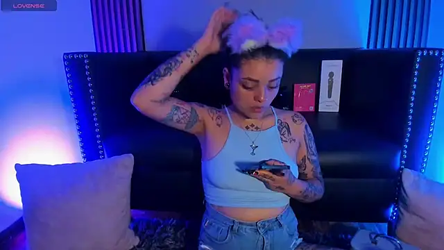 ChloeAllennn online show from 01/18/26, 04:55