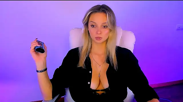 Snapshot of melissa_richardson chatting on 09/26/25, 12:31 melissa richardson online show from 09/26/25, 12:31