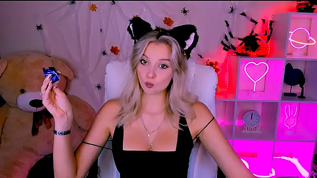 Snapshot of melissa_richardson chatting on 10/17/25, 12:30 melissa richardson online show from 10/17/25, 12:30