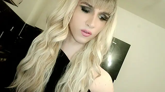 Snapshot of hellenspellman chatting on 03/08/25, 02:23 hellenspellman online show from 03/08/25, 02:23