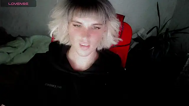 Snapshot of hellenspellman chatting on 09/09/25, 04:28 hellenspellman online show from 09/09/25, 04:28