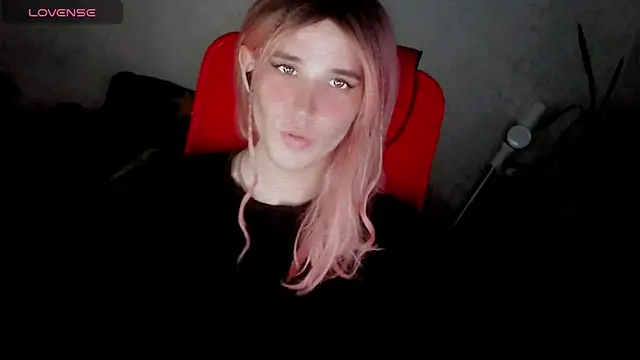 Snapshot of hellenspellman chatting on 10/12/25, 03:11 hellenspellman online show from 10/12/25, 03:11