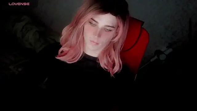 Snapshot of hellenspellman chatting on 11/17/25, 01:39 hellenspellman online show from 11/17/25, 01:39