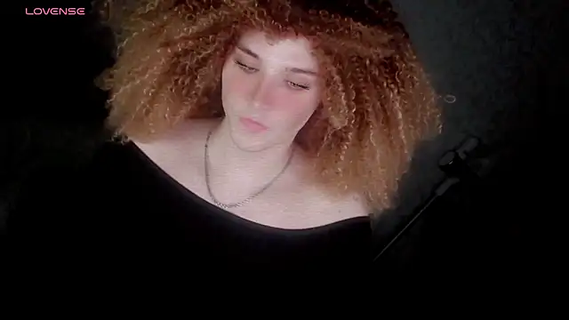 Snapshot of hellenspellman chatting on 12/04/25, 06:16 hellenspellman online show from 12/04/25, 06:16