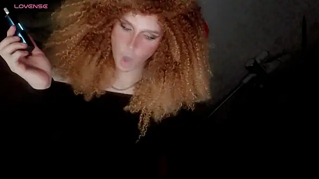 Snapshot of hellenspellman chatting on 12/05/25, 04:25 hellenspellman online show from 12/05/25, 04:25