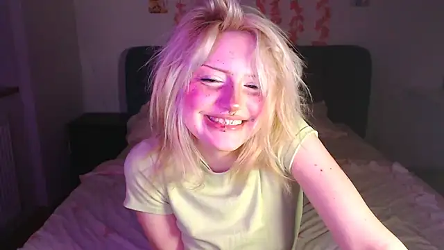 KimiSakura online show from 04/15/26, 09:37