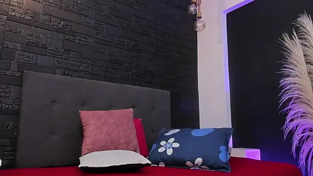 Snapshot of Maite_Smith_ chatting on 10/20/25, 12:16 Maite Smith online show from 10/20/25, 12:16