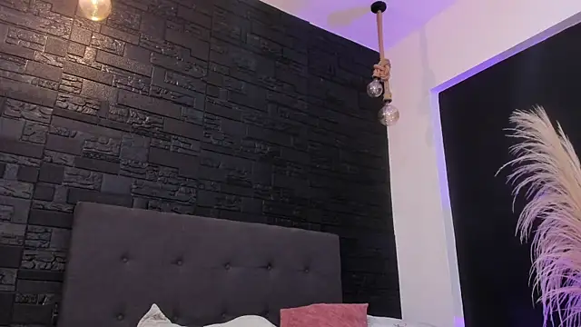 Snapshot of Maite_Smith_ chatting on 11/06/25, 01:23 Maite Smith online show from 11/06/25, 01:23