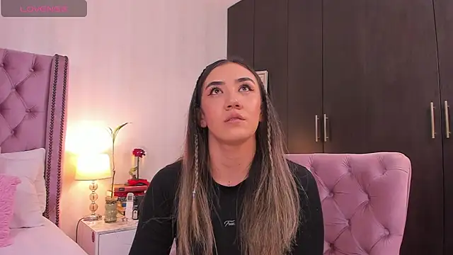 Snapshot of natashaleightt chatting on 11/14/25, 11:24 natashaleightt online show from 11/14/25, 11:24