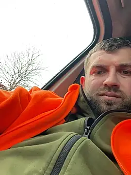 Snapshot of daniel21p chatting on 02/21/25, 02:27 daniel21p online show from 02/21/25, 02:27