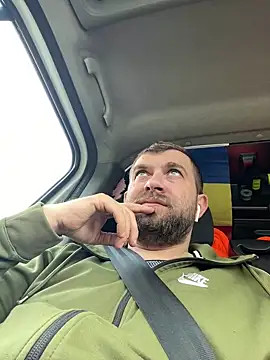 Snapshot of daniel21p chatting on 02/27/25, 02:54 daniel21p online show from 02/27/25, 02:54