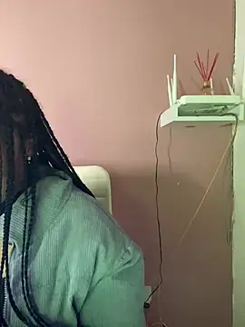 Snapshot of MichelleDiaz_Pink chatting on 03/11/25, 04:32 MichelleDiaz Pink online show from 03/11/25, 04:32