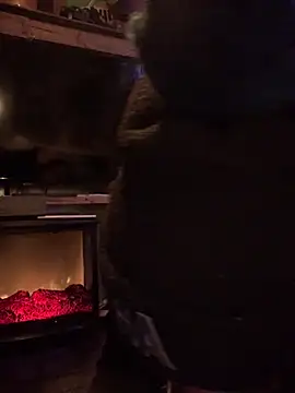 Polaroid White online show from 03/07/25, 08:45