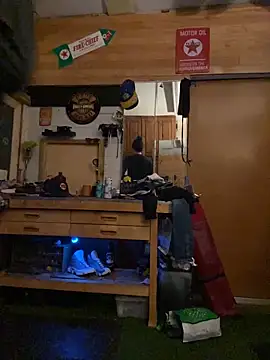 Polaroid White online show from 11/02/25, 10:28