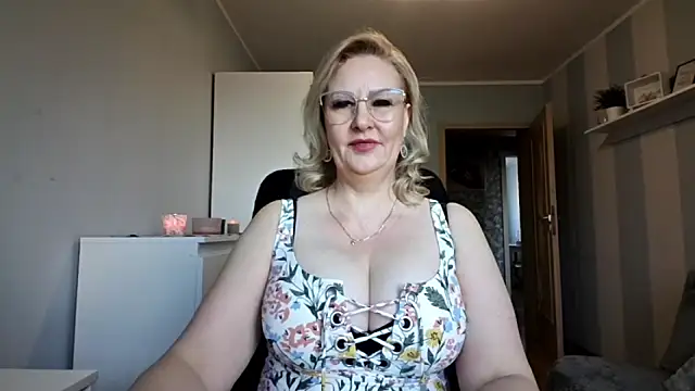 DianaLive online show from 04/01/26, 06:14