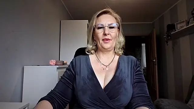 DianaLive online show from 04/07/26, 06:25