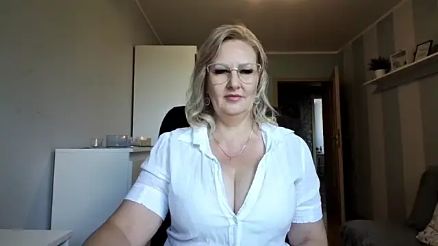 DianaLive online show from 05/20/26, 07:36