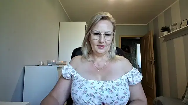 DianaLive online show from 05/27/26, 06:21