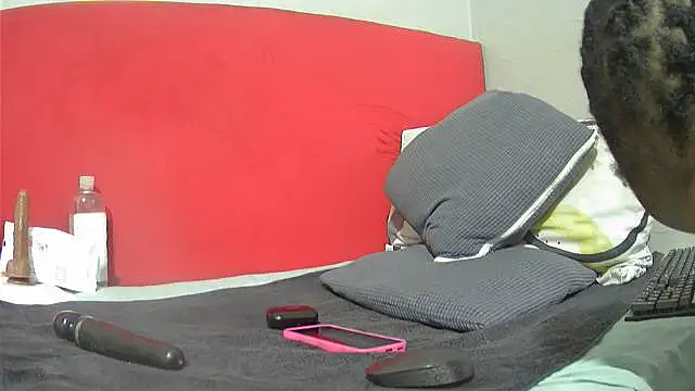 tasha97x online show from 12/05/25, 04:54