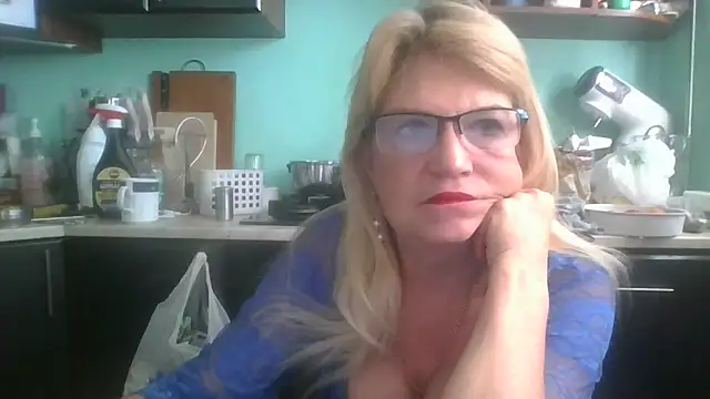 Snapshot of Heidi-Helga chatting on 09/23/25, 06:27 Heidi-Helga online show from 09/23/25, 06:27