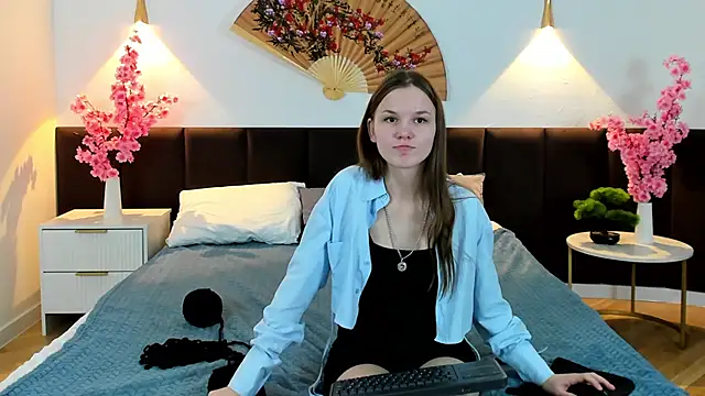 Snapshot of Amber_Rogers chatting on 02/22/25, 06:08 Amber Rogers online show from 02/22/25, 06:08