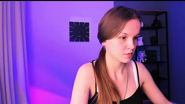 Snapshot of Amber_Rogers chatting on 03/07/25, 08:33 Amber Rogers online show from 03/07/25, 08:33