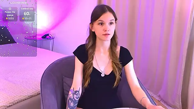 Snapshot of Amber_Rogers chatting on 10/23/25, 05:29 Amber Rogers online show from 10/23/25, 05:29