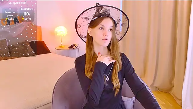 Snapshot of Amber_Rogers chatting on 10/27/25, 05:33 Amber Rogers online show from 10/27/25, 05:33