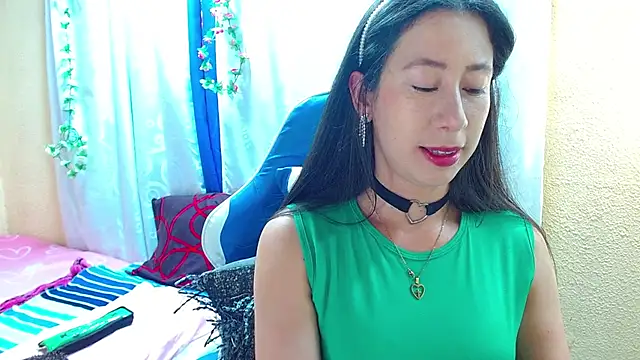 Gia leinn online show from 10/17/25, 08:00