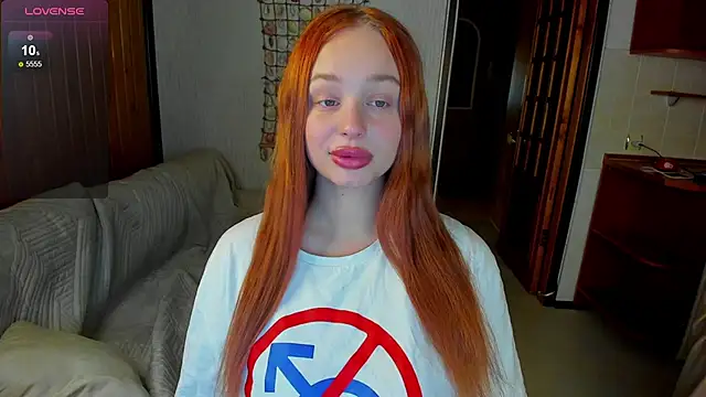 Snapshot of cutee_selena chatting on 02/22/25, 09:15 cutee selena online show from 02/22/25, 09:15