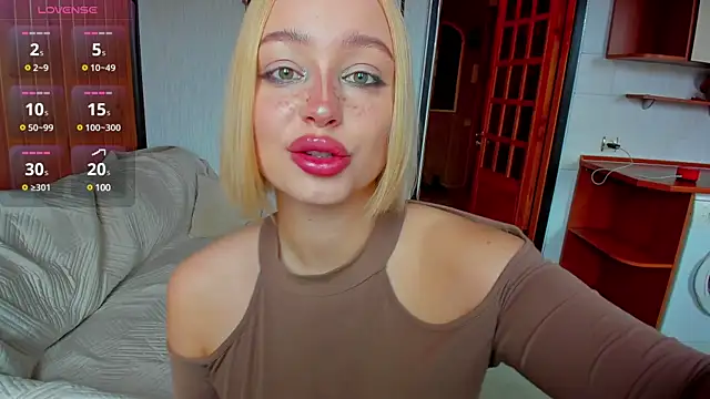 Snapshot of cutee_selena chatting on 03/02/25, 11:39 cutee selena online show from 03/02/25, 11:39